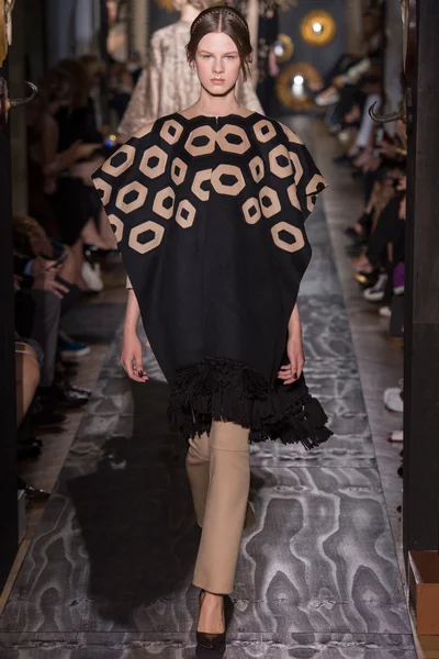 Look 30